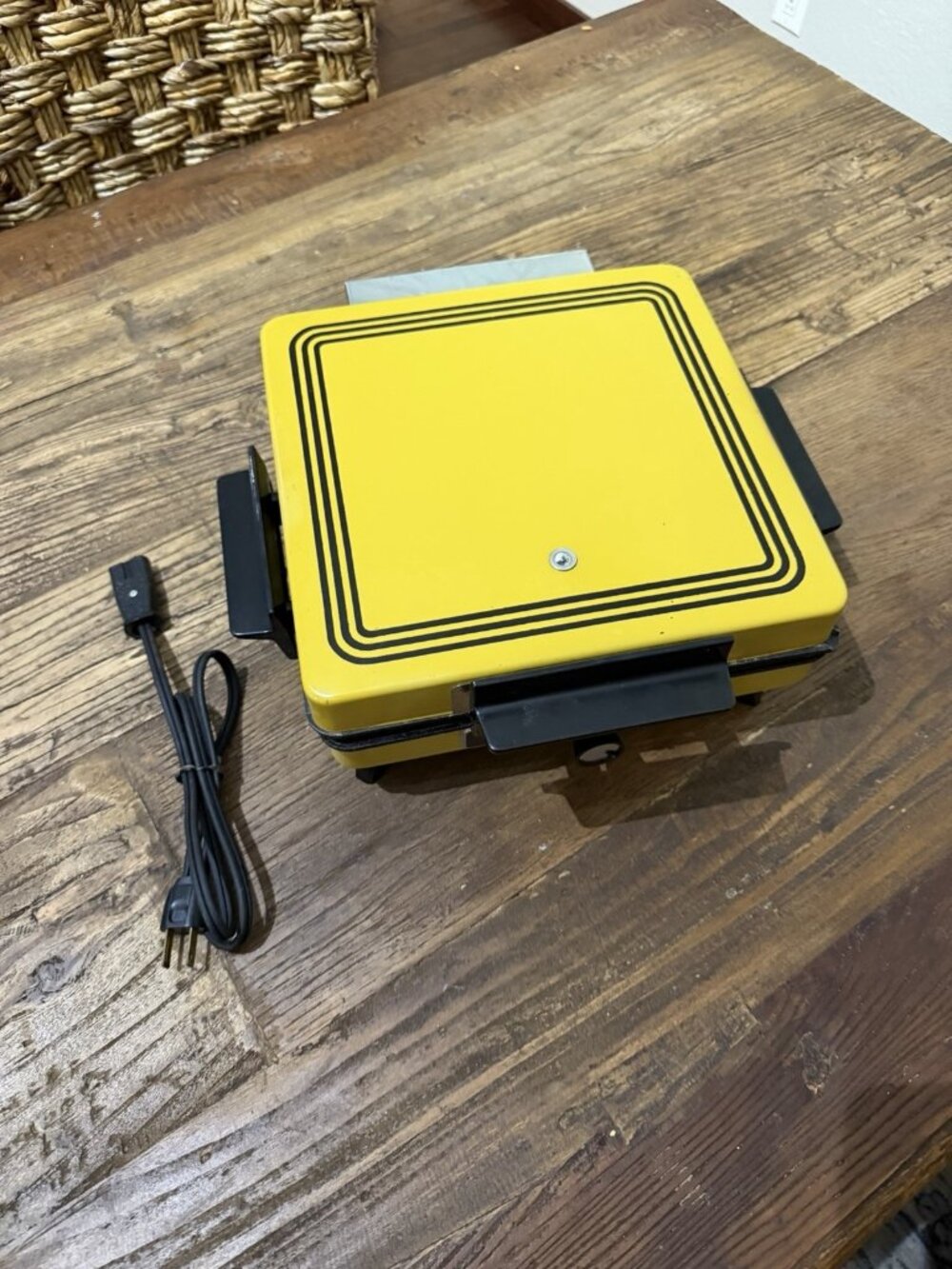 Vtg Sears Roebuck Waffle Baker Grill Model 632-647900 yellow  Tested